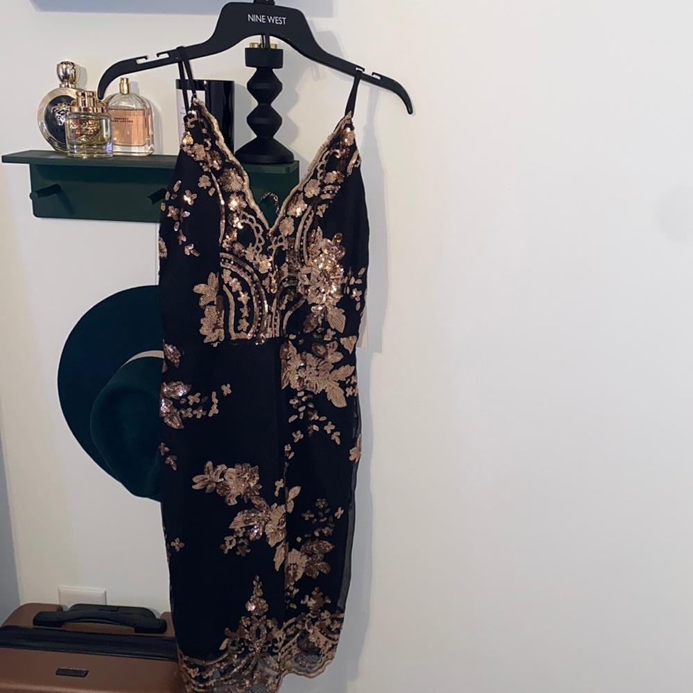 Black lace sequin dress size 4 NWT